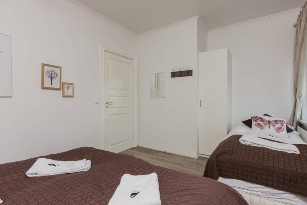 Superb Central Location, No Car Needed - Spacious Акурейри Экстерьер фото